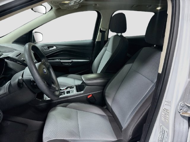 Used 2017 Ford Escape SE FWD image 18
