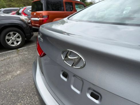 Used 2013 Hyundai Elantra Limited FWD image 8