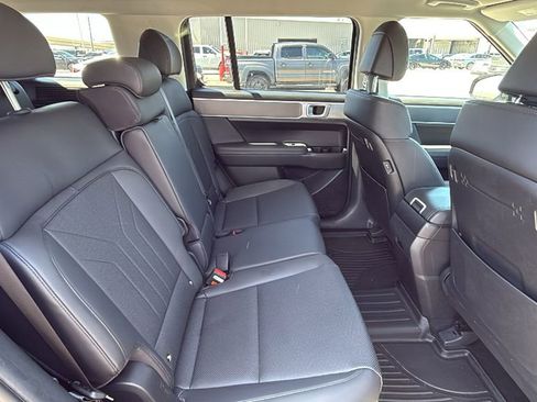 Used 2024 Hyundai Santa Fe SEL FWD image 29
