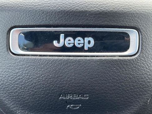 Used 2024 Jeep Compass Latitude AWD/4WD image 21