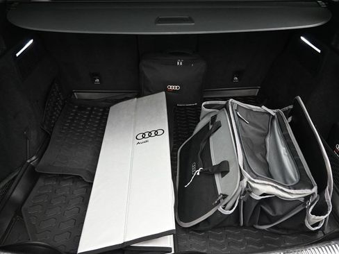 Used 2022 Audi SQ5 Prestige w/ Prestige Package AWD/4WD image 18
