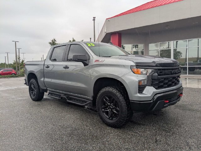 Used 2025 Chevrolet Silverado 1500 Custom Trail Boss AWD/4WD image 2