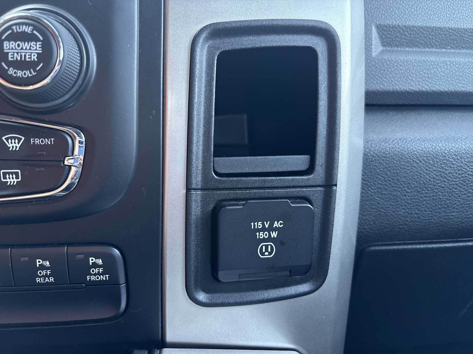 Used 2017 RAM 1500 Big Horn RWD image 9