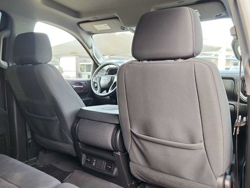 Used 2024 Chevrolet Silverado 2500 Custom w/ Custom Value Package image 8