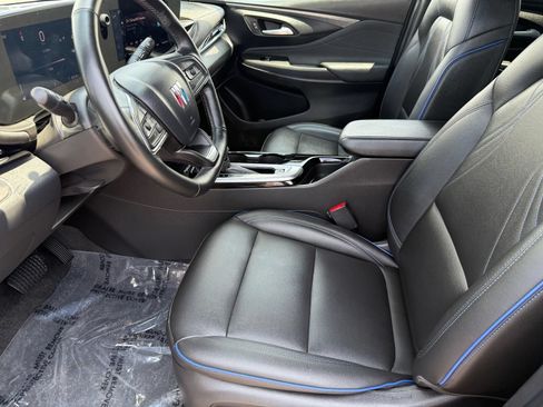 Used 2025 Buick Envista Sport Touring w/ Convenience I Package FWD image 12