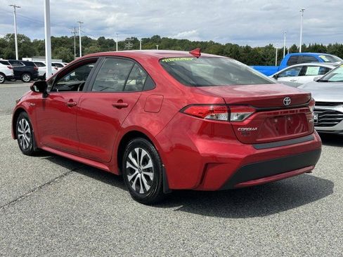 Used 2020 Toyota Corolla LE image 3