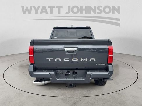 Used 2025 Toyota Tacoma Limited AWD/4WD image 4