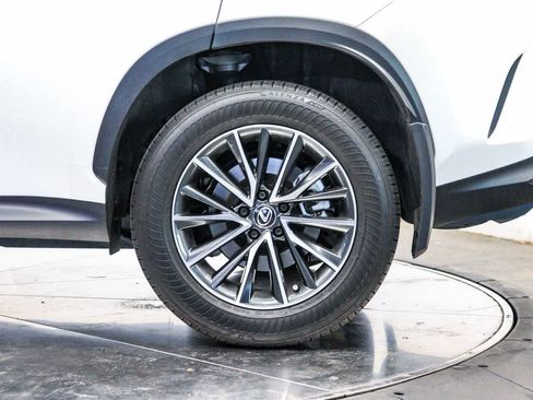 Used 2025 Lexus NX 250 FWD w/ Accessory Package (2T) image 10