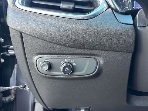 Used 2022 Chevrolet Equinox LT image 19