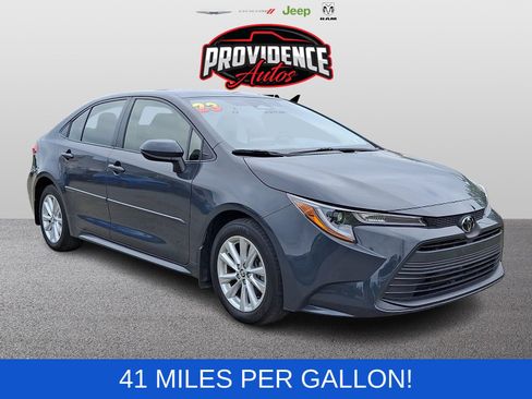 Used 2023 Toyota Corolla LE w/ LE Convenience Package FWD image 1