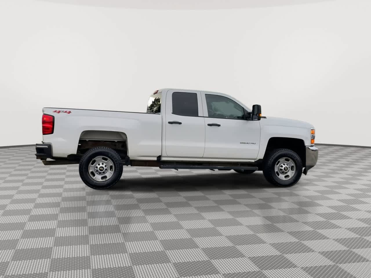 Used 2019 Chevrolet Silverado 2500 W/T AWD/4WD image 9