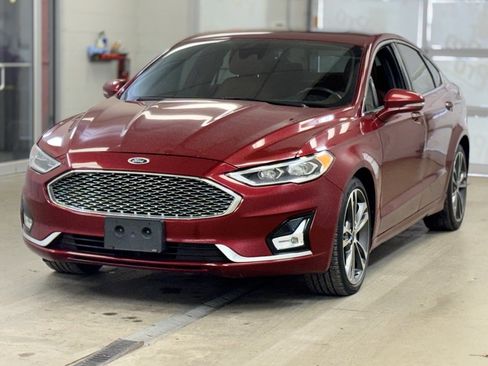 Used 2019 Ford Fusion Titanium image 3