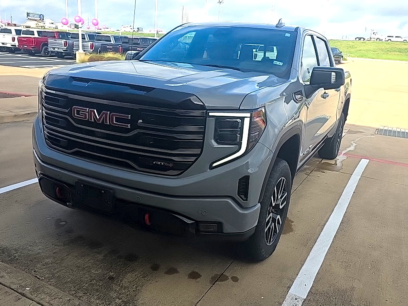 Used 2025 GMC Sierra 1500 AT4 w/ Technology Package AWD/4WD image 2
