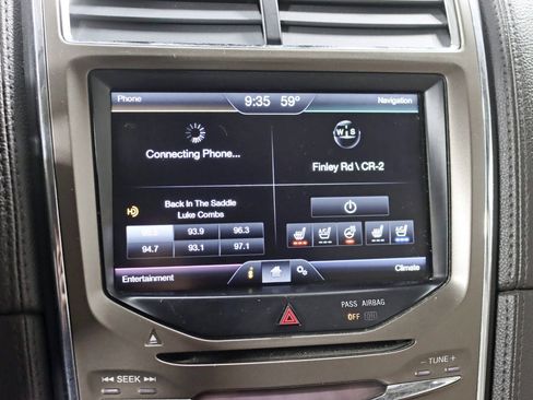 Used 2013 Lincoln MKX AWD image 18