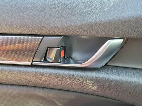 Used 2020 Honda Accord Sport image 26