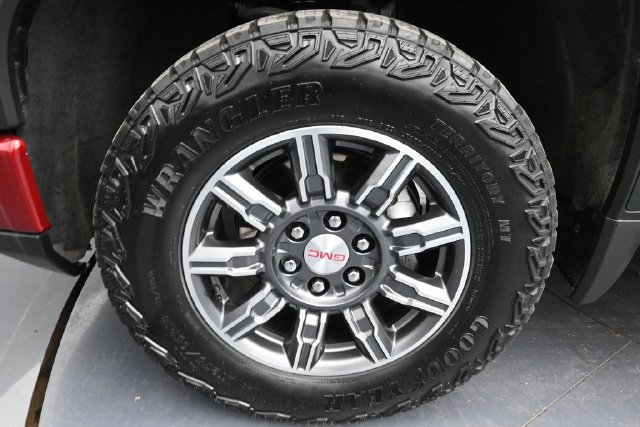 Used 2024 GMC Sierra 1500 AT4 w/ Technology Package AWD/4WD image 22