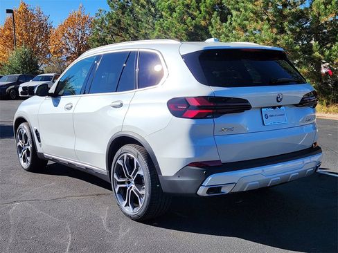 New 2026 BMW X5 xDrive40i image 3