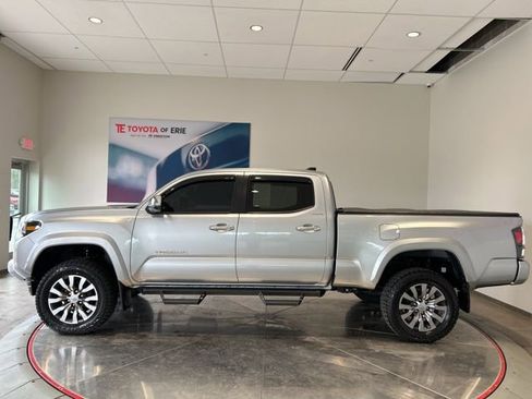 Used 2023 Toyota Tacoma Limited AWD/4WD image 3