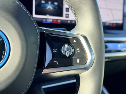 Used 2024 BMW i7 xDrive60 image 25