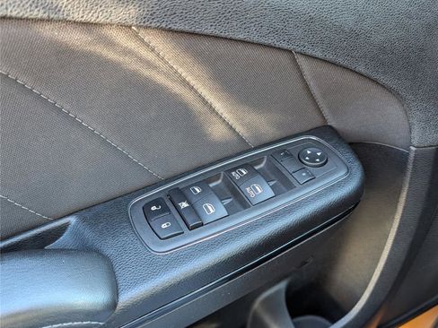 Used 2023 Dodge Charger SXT w/ Blacktop Package image 19