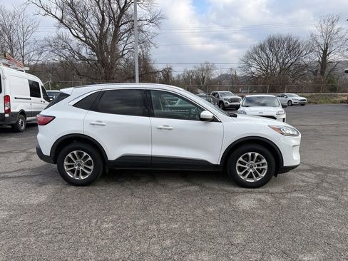 Used 2020 Ford Escape SE image 8