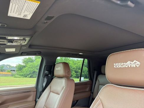 Used 2021 Chevrolet Tahoe High Country AWD/4WD image 17