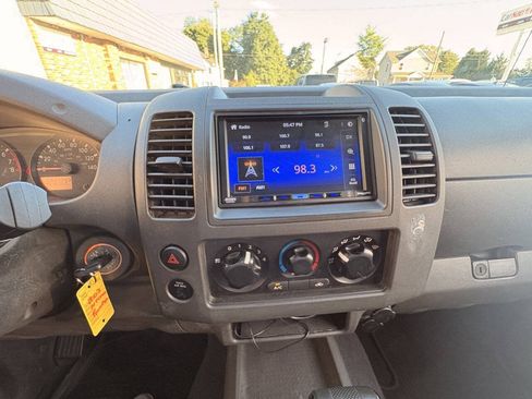 Used 2007 Nissan Frontier XE w/ Preferred Pkg RWD image 30