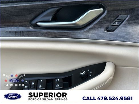 Used 2024 Jeep Grand Cherokee L Limited w/ Luxury Tech Group II AWD/4WD image 21