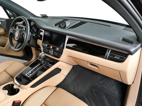 New 2026 Porsche Macan AWD/4WD image 25