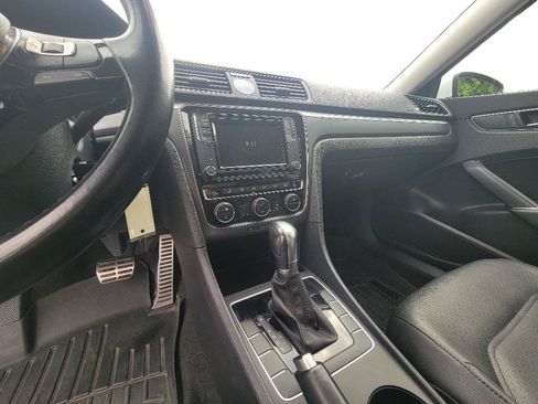 Used 2017 Volkswagen Passat 1.8T R-Line FWD image 18