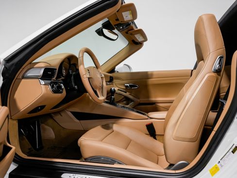 Used 2015 Porsche 911 Targa 4S image 18