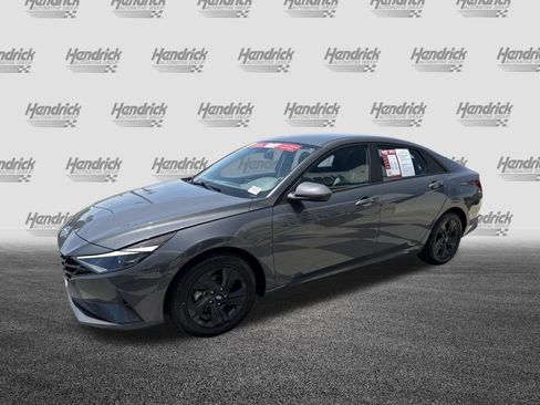 Used 2023 Hyundai Elantra Blue FWD image 5