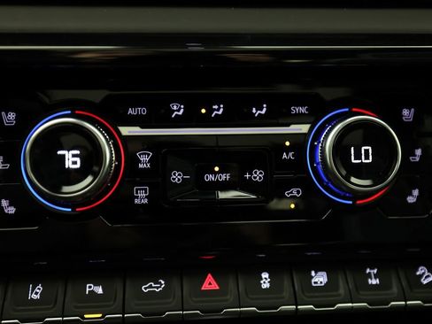 Used 2026 GMC Sierra 2500 AT4X image 25