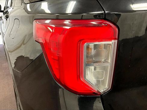 Certified 2021 Ford Explorer XLT w/ Equipment Group 202A image 29