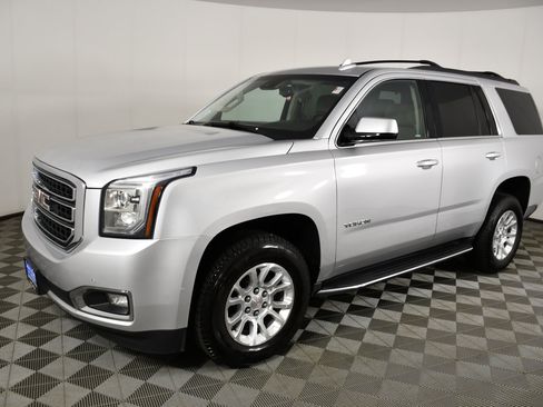 Used 2019 GMC Yukon SLT w/ Open Road Package AWD/4WD image 10