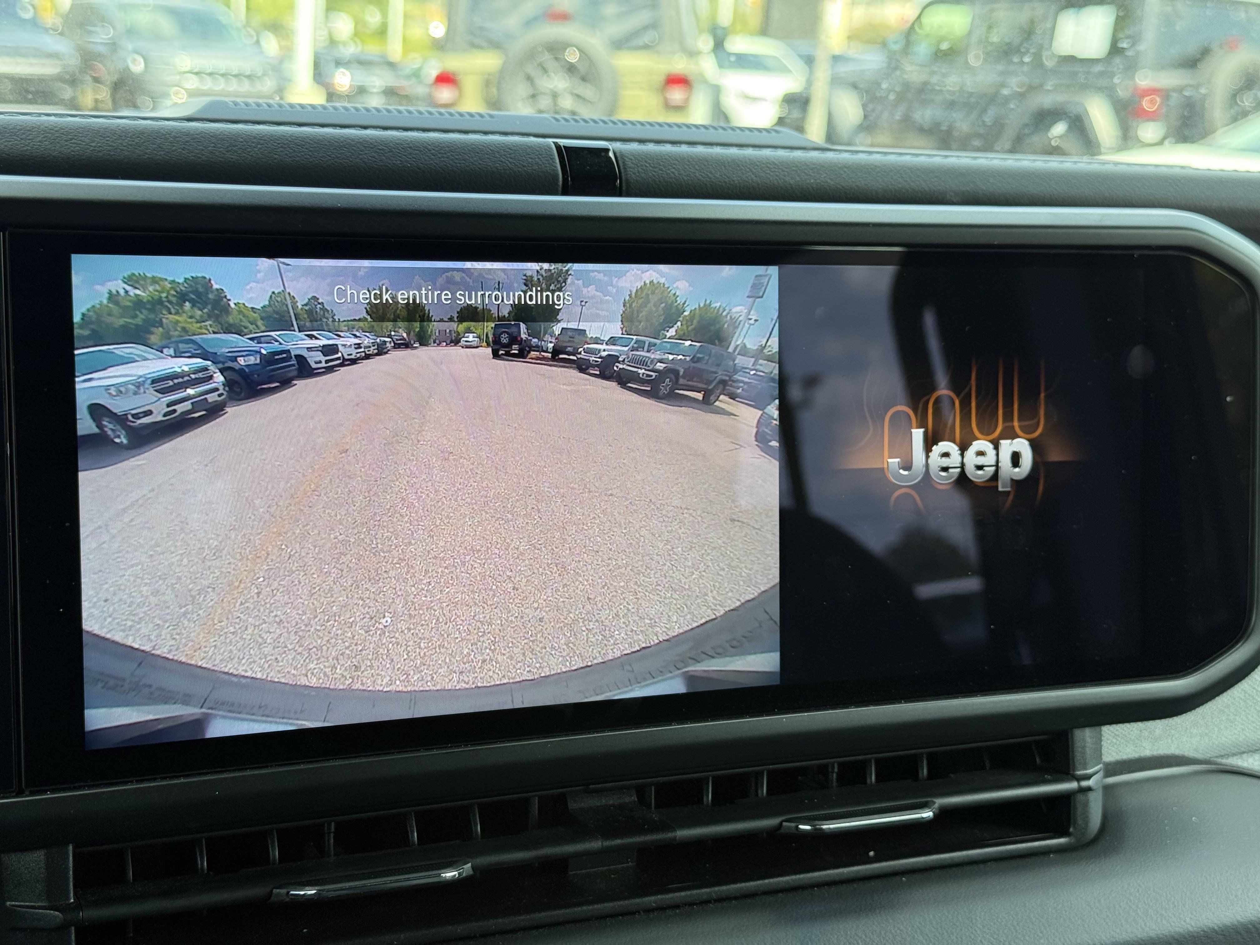 Used 2026 Jeep Wrangler Unlimited Sahara AWD/4WD image 24