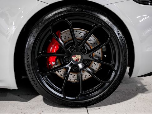 Used 2022 Porsche 718 Boxster Spyder RWD image 42