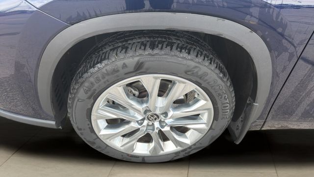 Used 2024 Toyota Highlander Limited AWD/4WD image 17
