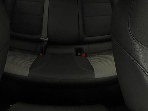 Used 2024 Chevrolet Trax LT w/ Sunroof Package FWD image 13
