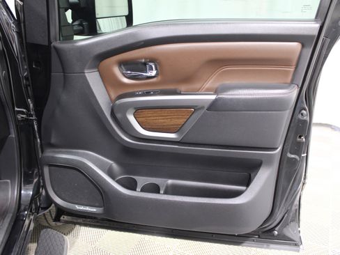 Used 2017 Nissan Titan Platinum Reserve AWD/4WD image 20