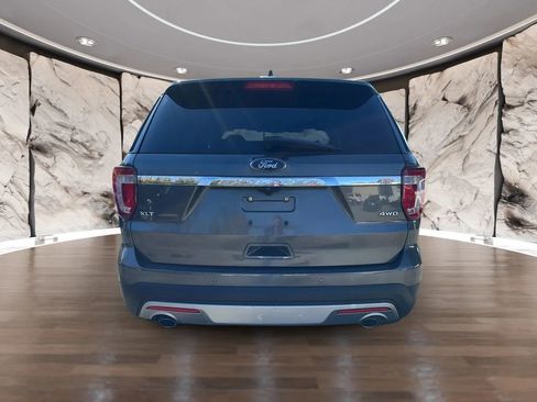 Used 2017 Ford Explorer XLT image 6