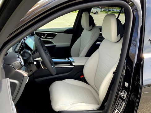 Certified 2025 Mercedes-Benz GLC 300 4MATIC image 12