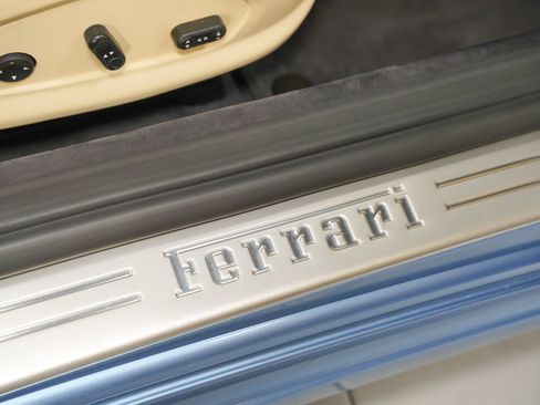 Used 2012 Ferrari California RWD image 33