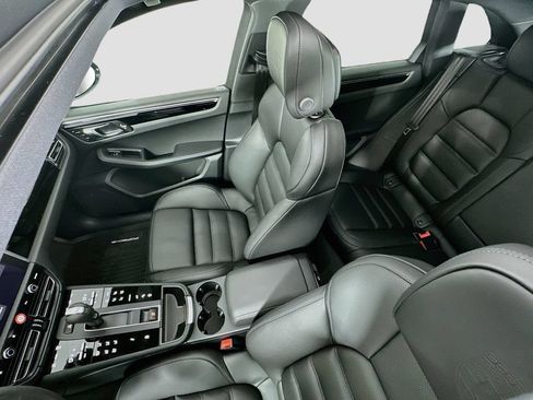 Certified 2026 Porsche Macan AWD/4WD image 14