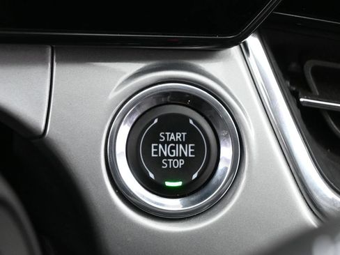 Used 2024 Chevrolet Trax LT FWD image 25