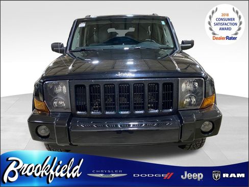 Used 2007 Jeep Commander Sport image 2