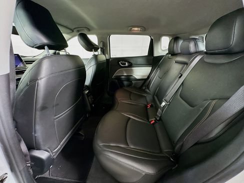 Used 2022 Jeep Compass Limited image 26