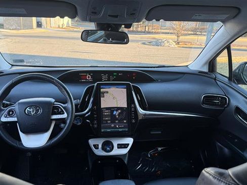 Used 2017 Toyota Prius Prime Premium image 20