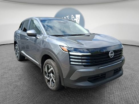 Used 2025 Nissan Kicks SV w/ Charging Package FWD image 1
