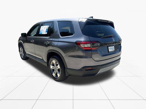 Used 2025 Honda Pilot EX-L image 6